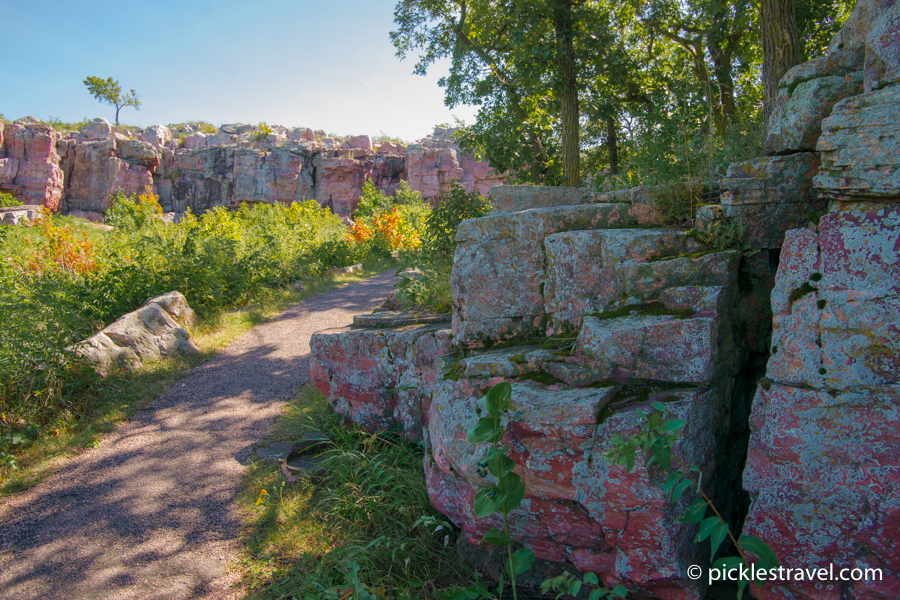 Walking trail along Pipestone Quartzite Cliffs